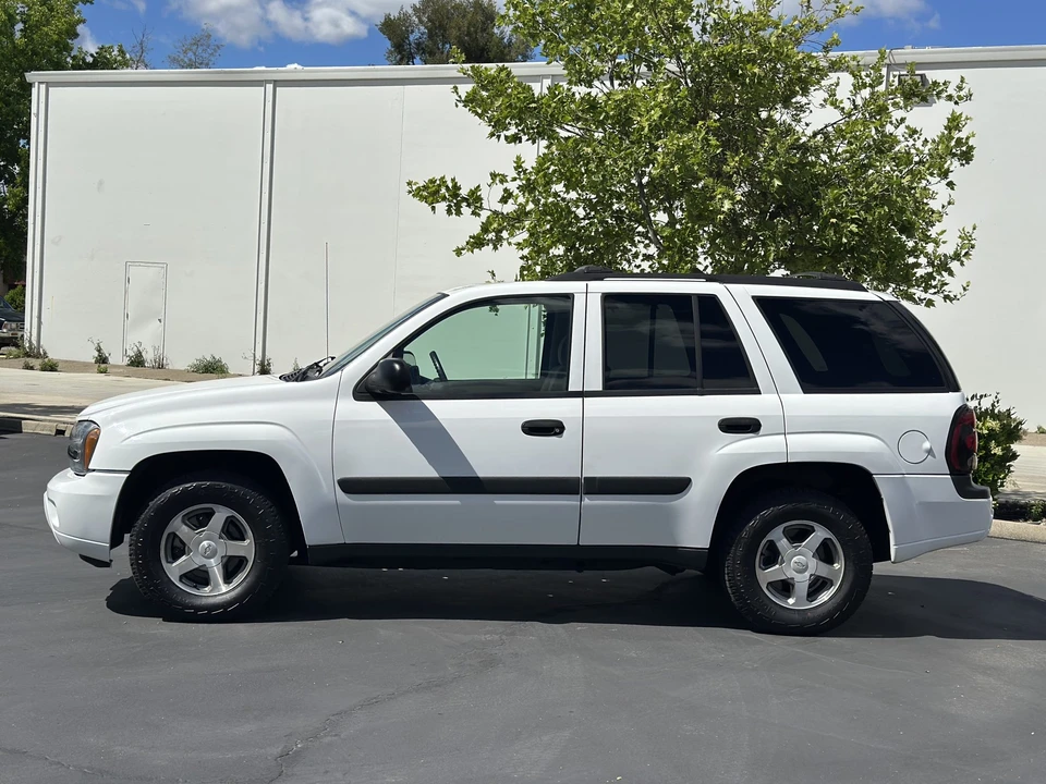 2005 Chevrolet Trailblazer - Image 10 of 31