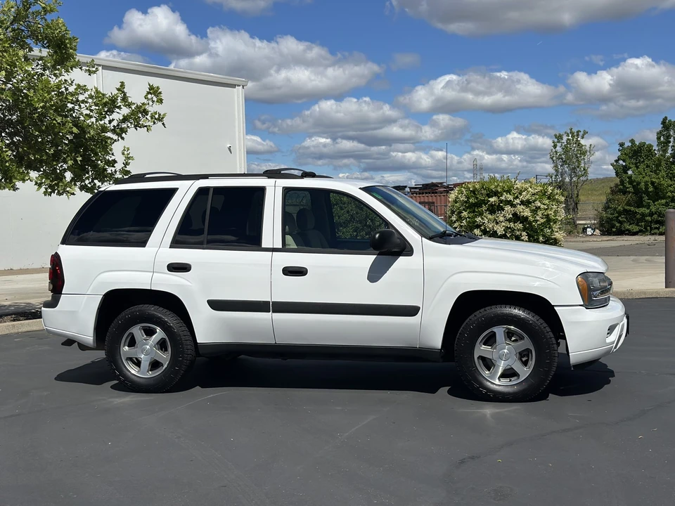 2005 Chevrolet Trailblazer - Image 16 of 31