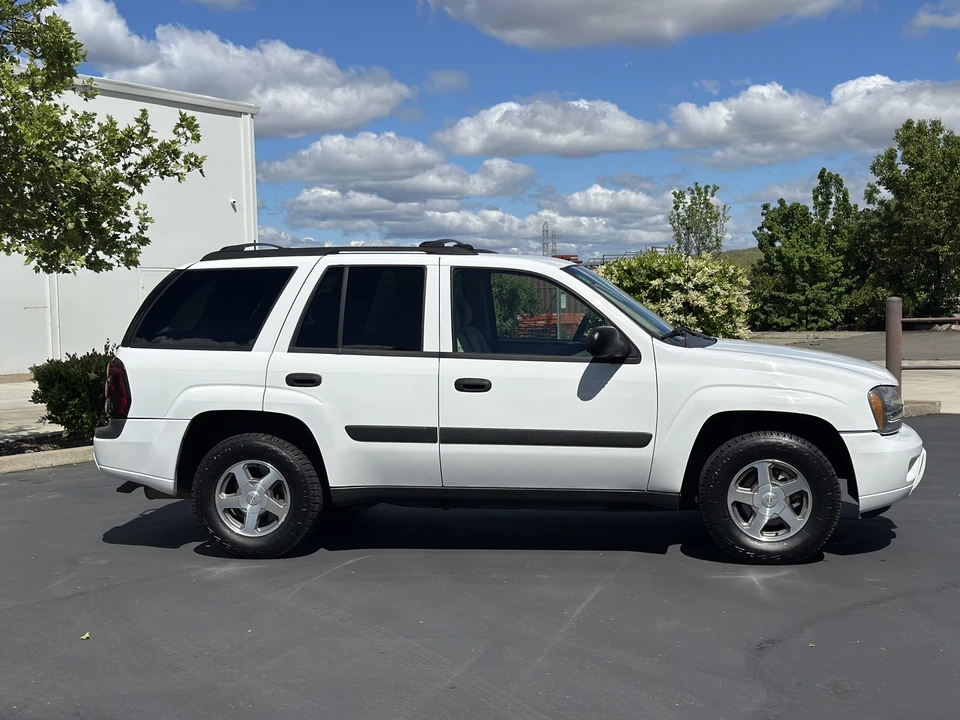 2005 Chevrolet Trailblazer - Image 15 of 31