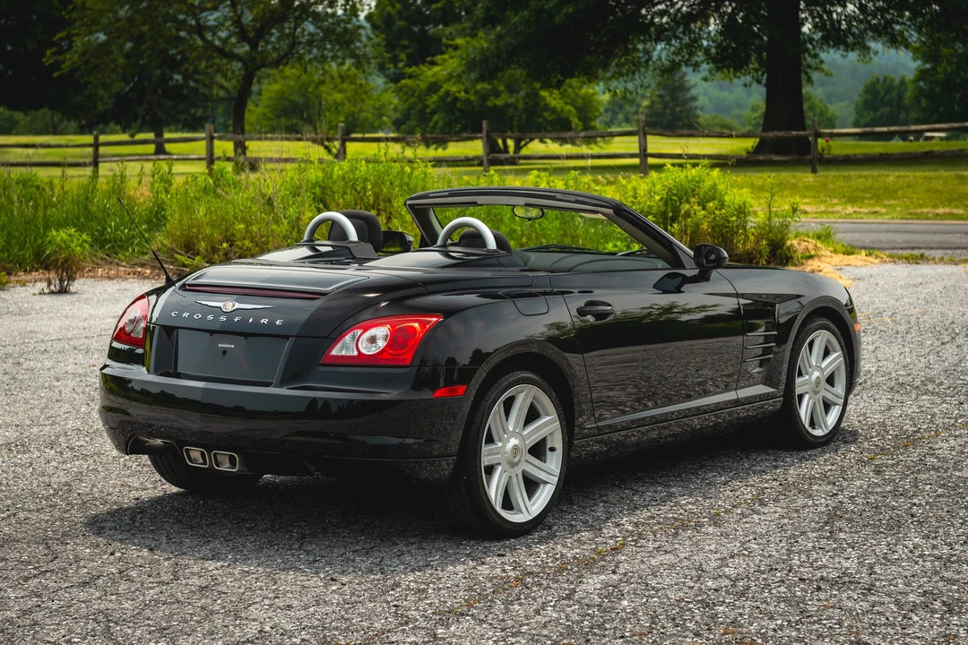 2005 Chrysler Crossfire - Image 30 of 31