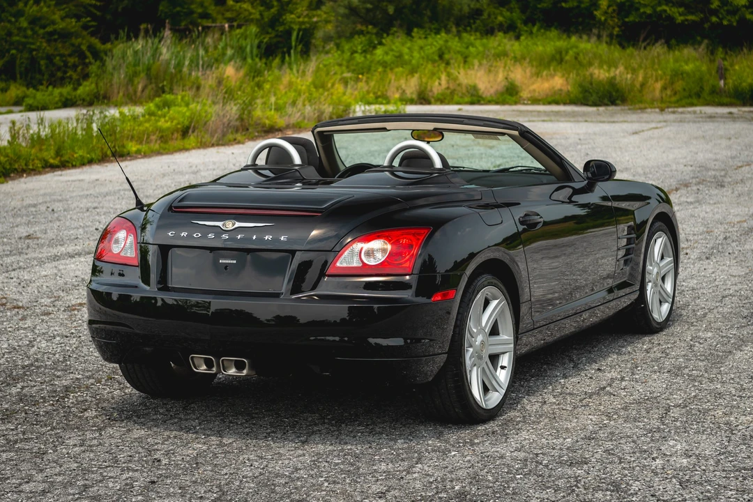 2005 Chrysler Crossfire - Image 27 of 31