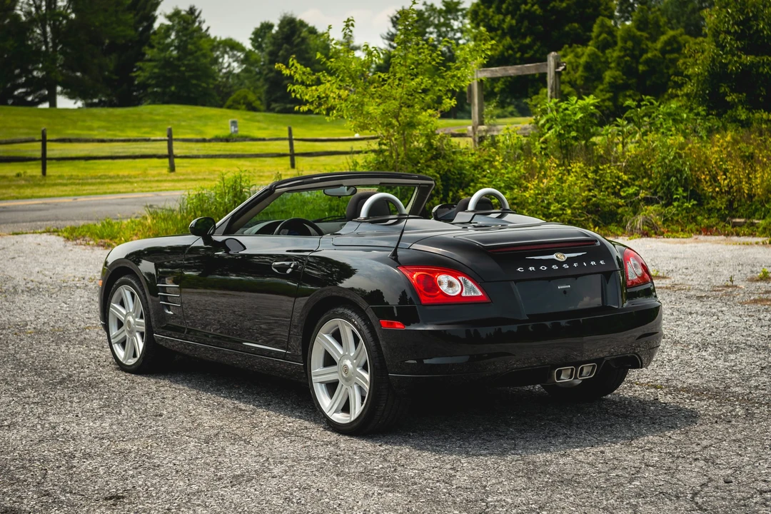 2005 Chrysler Crossfire - Image 18 of 31