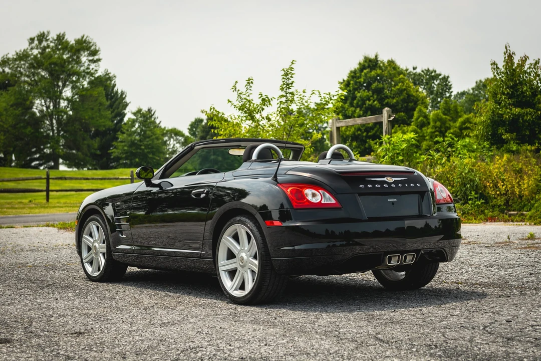 2005 Chrysler Crossfire - Image 19 of 31