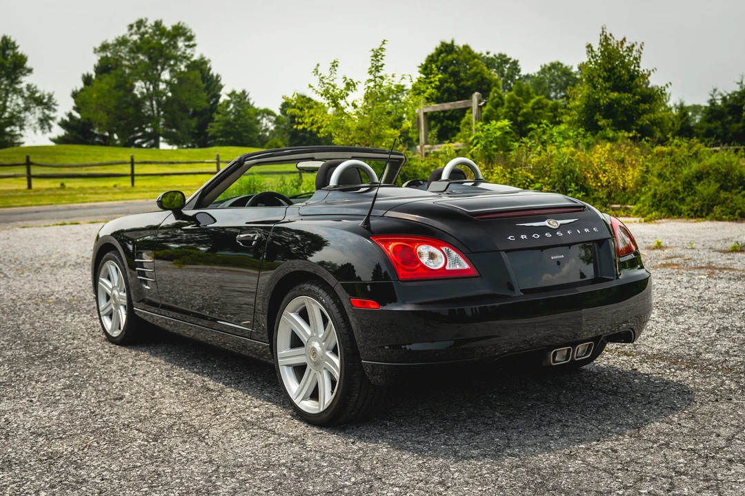 2005 Chrysler Crossfire - Image 21 of 31