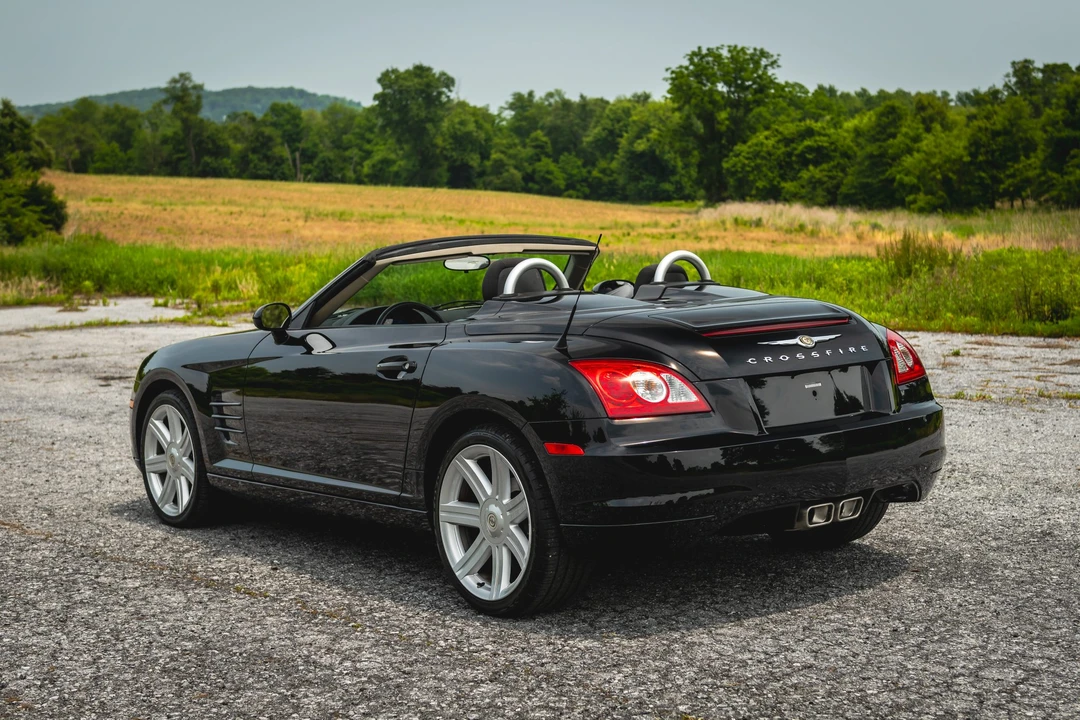 2005 Chrysler Crossfire - Image 17 of 31