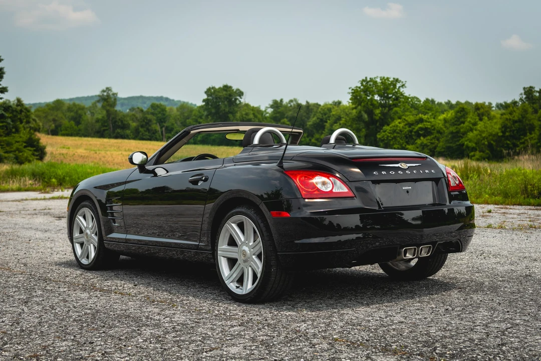 2005 Chrysler Crossfire - Image 16 of 31