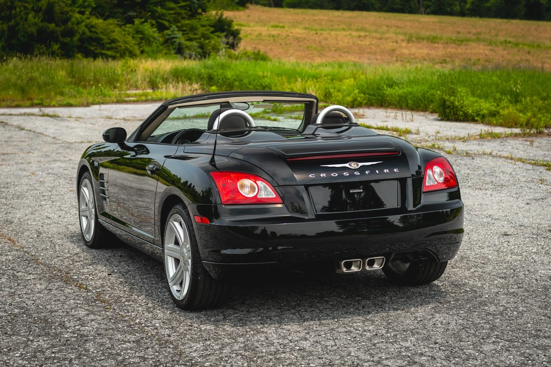 2005 Chrysler Crossfire - Image 23 of 31
