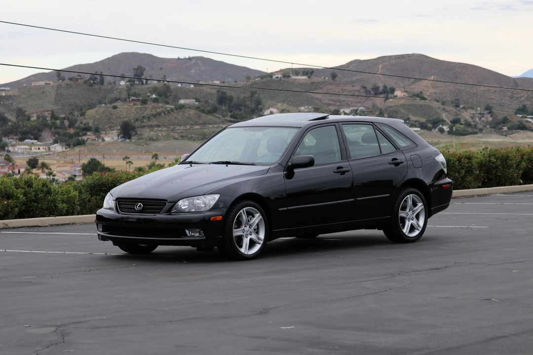 2005 Lexus IS 1st Gen - Image 4 of 31