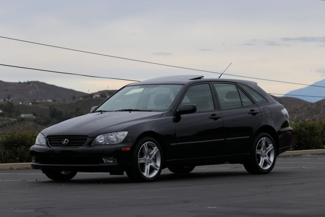 2005 Lexus IS 1st Gen - Image 3 of 31