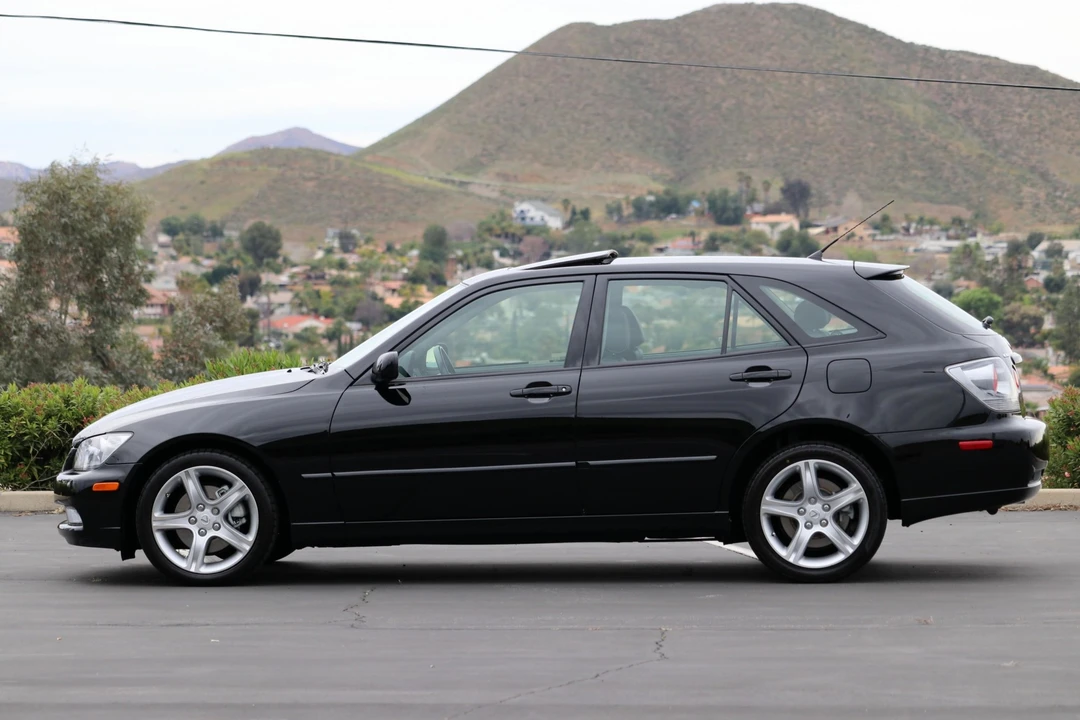 2005 Lexus IS 1st Gen - Image 8 of 31