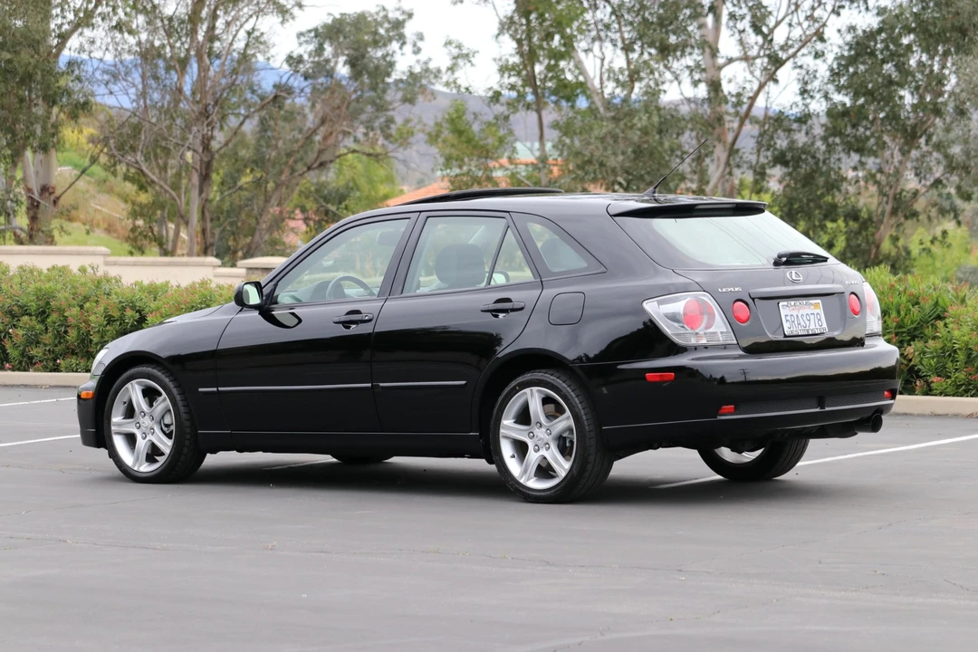 2005 Lexus IS 1st Gen - Image 10 of 31