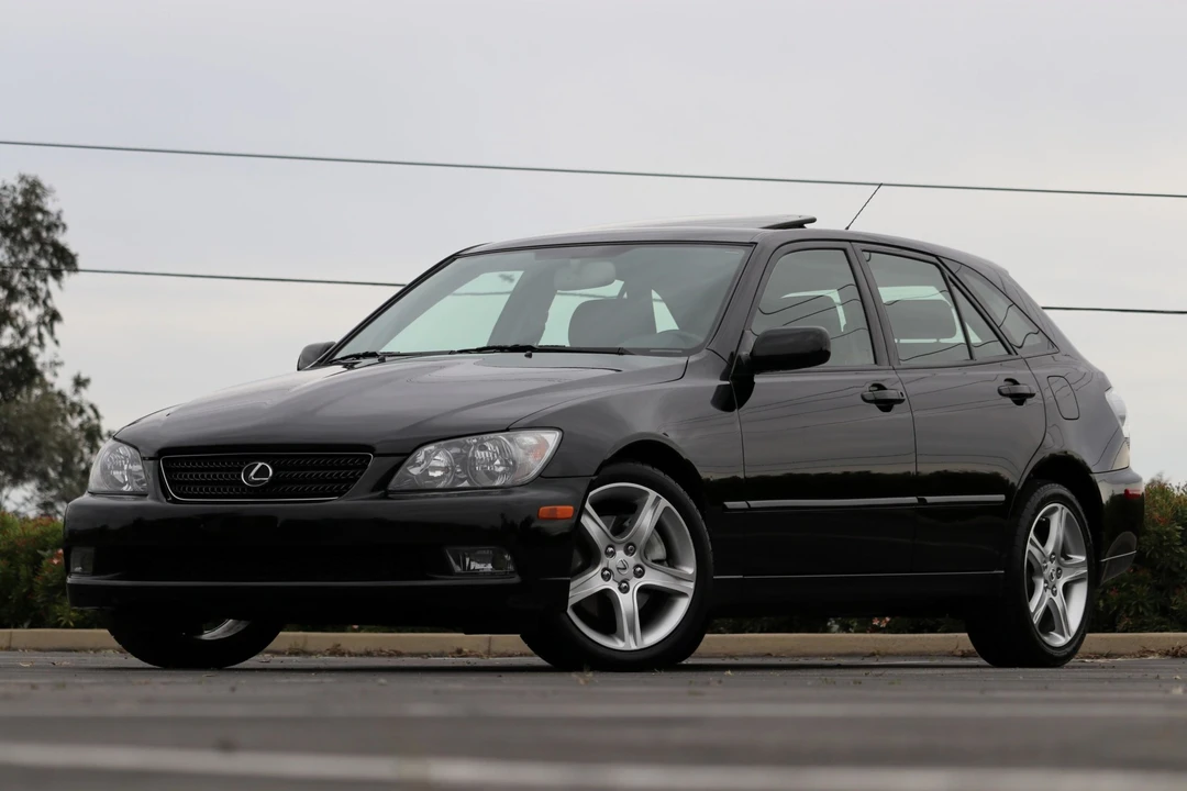 2005 Lexus IS 1st Gen - Image 2 of 31