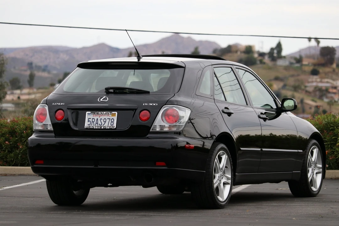 2005 Lexus IS 1st Gen - Image 21 of 31