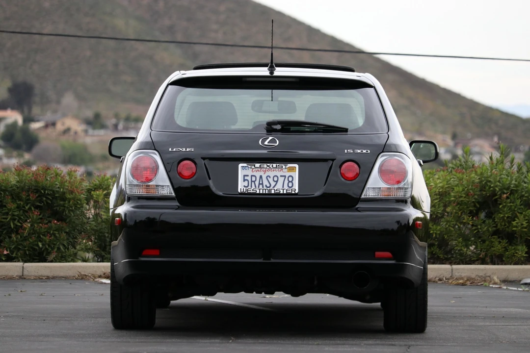 2005 Lexus IS 1st Gen - Image 15 of 31
