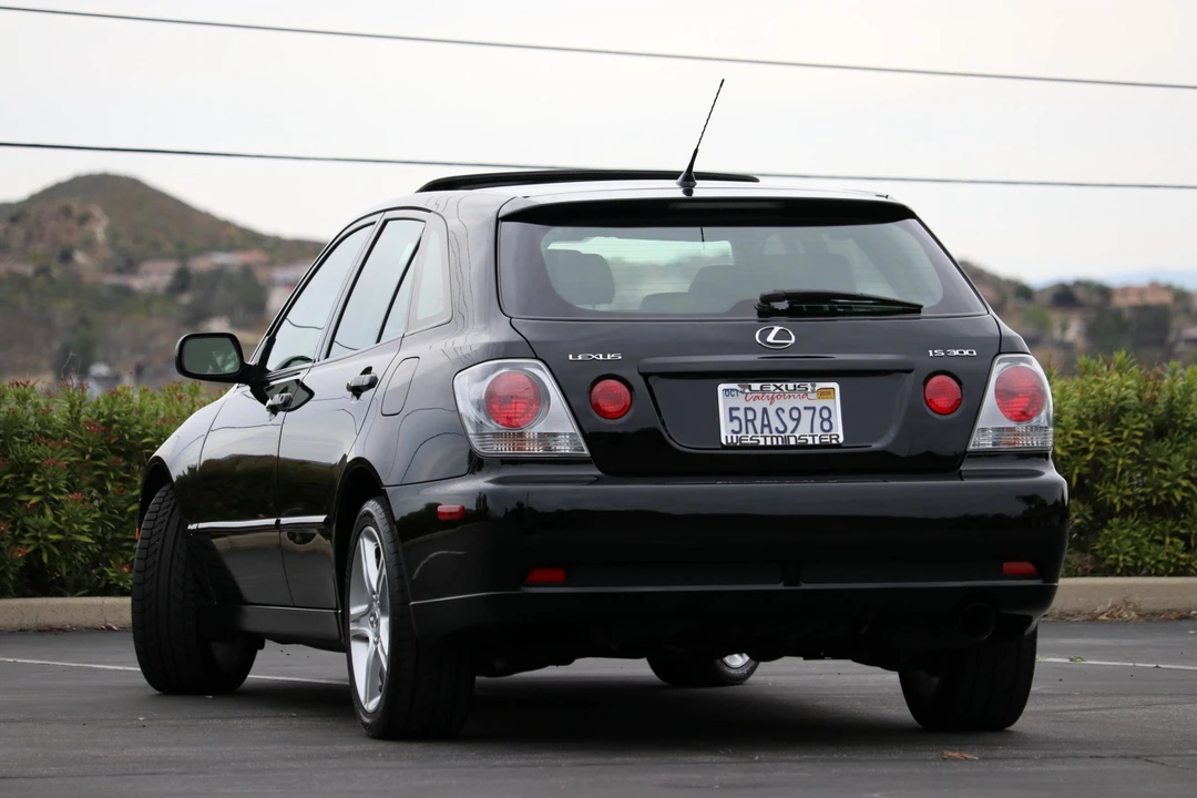 2005 Lexus IS 1st Gen - Image 13 of 31