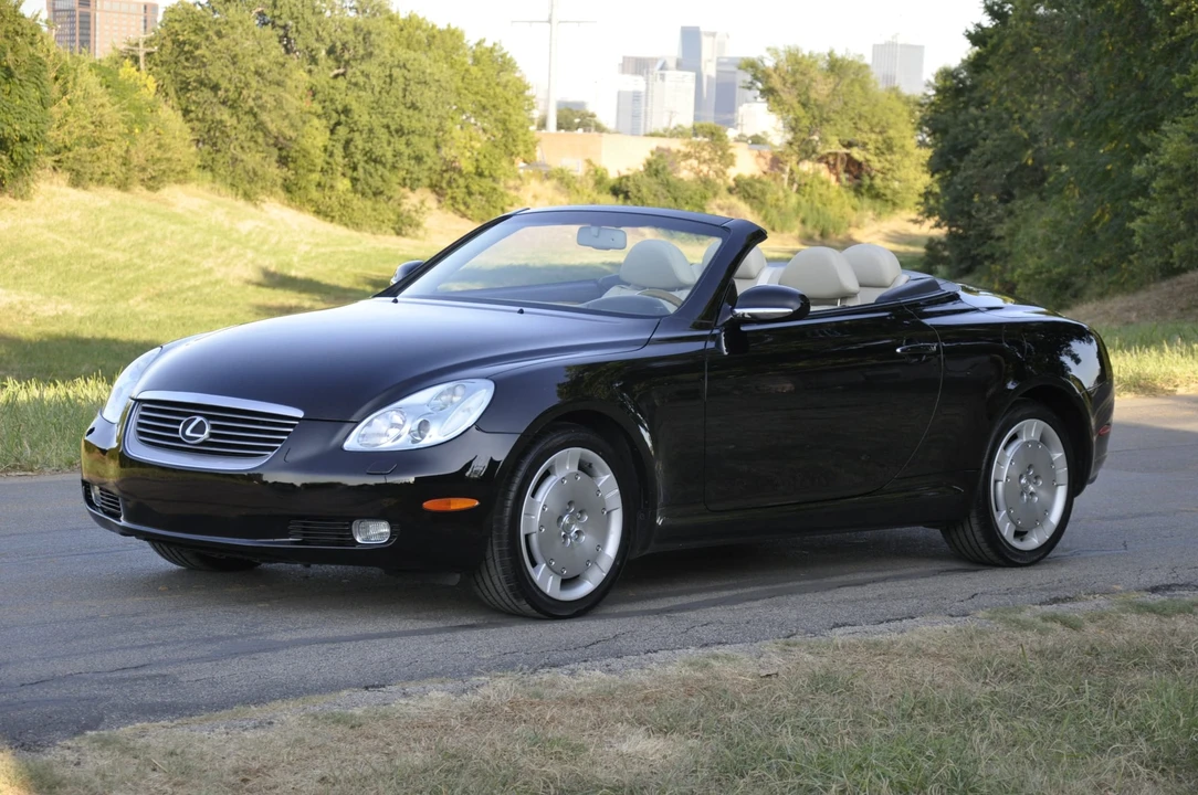 2005 Lexus SC430 - Image 2 of 31