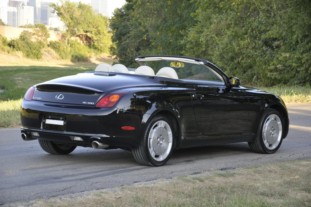 2005 Lexus SC430 - Image 10 of 31
