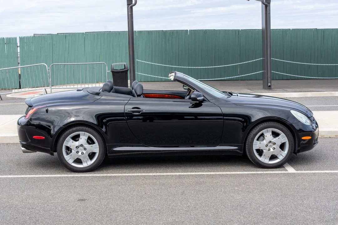 2005 Lexus SC430 - Image 13 of 31