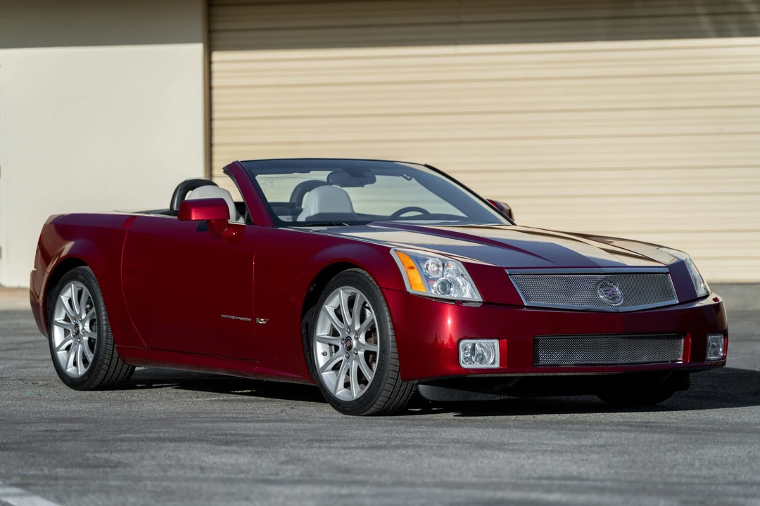 2006 Cadillac XLR-V - Image 12 of 31