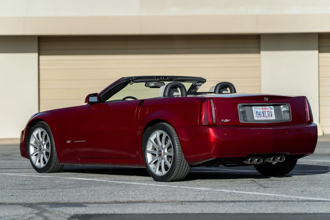 2006 Cadillac XLR-V - Image 16 of 31