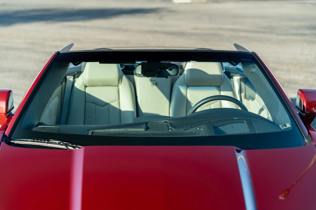 2006 Cadillac XLR-V - Image 22 of 31