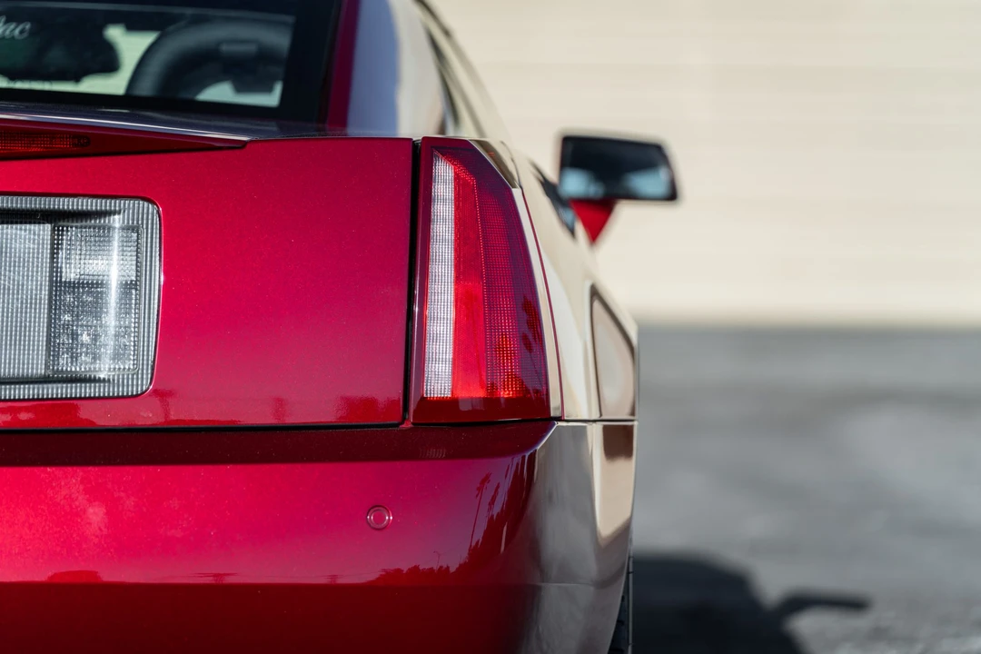 2006 Cadillac XLR-V - Image 21 of 31