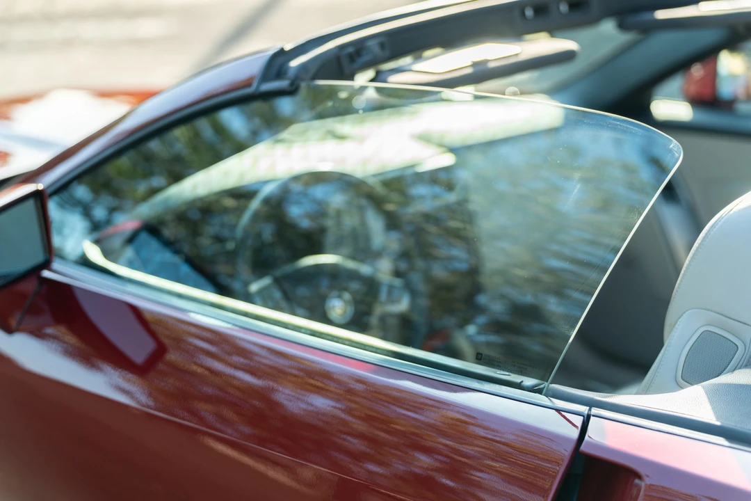2006 Cadillac XLR-V - Image 25 of 31