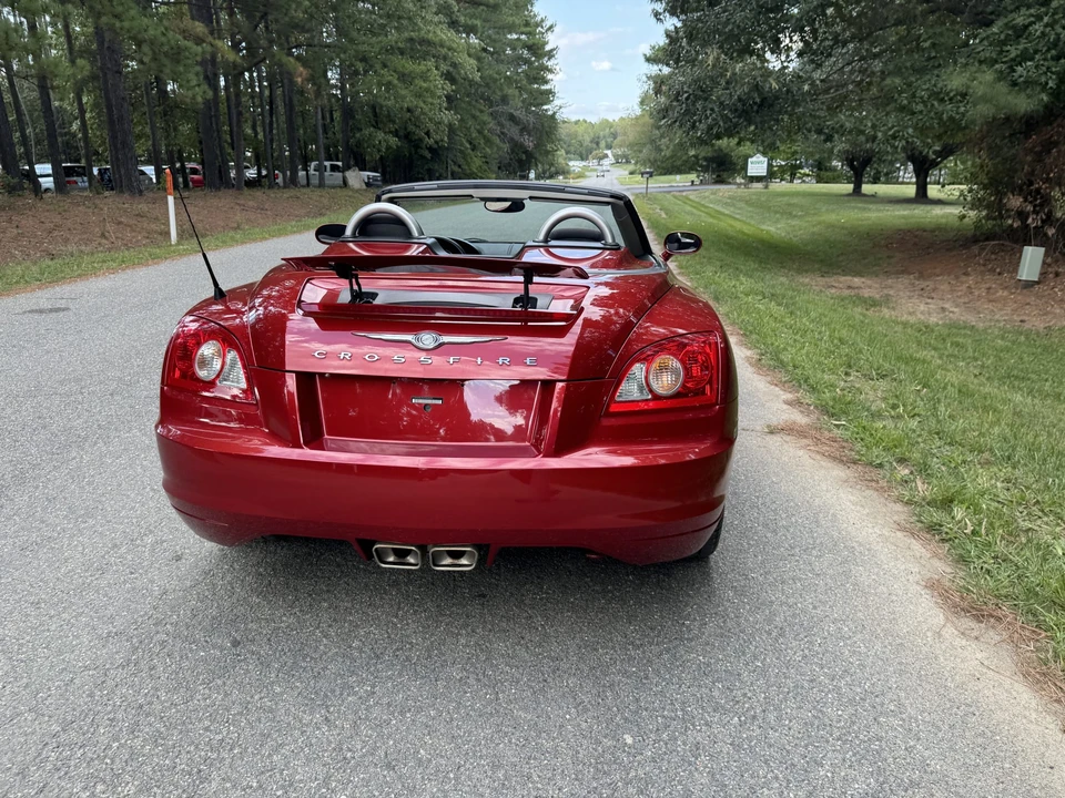2006 Chrysler Crossfire - Image 19 of 31
