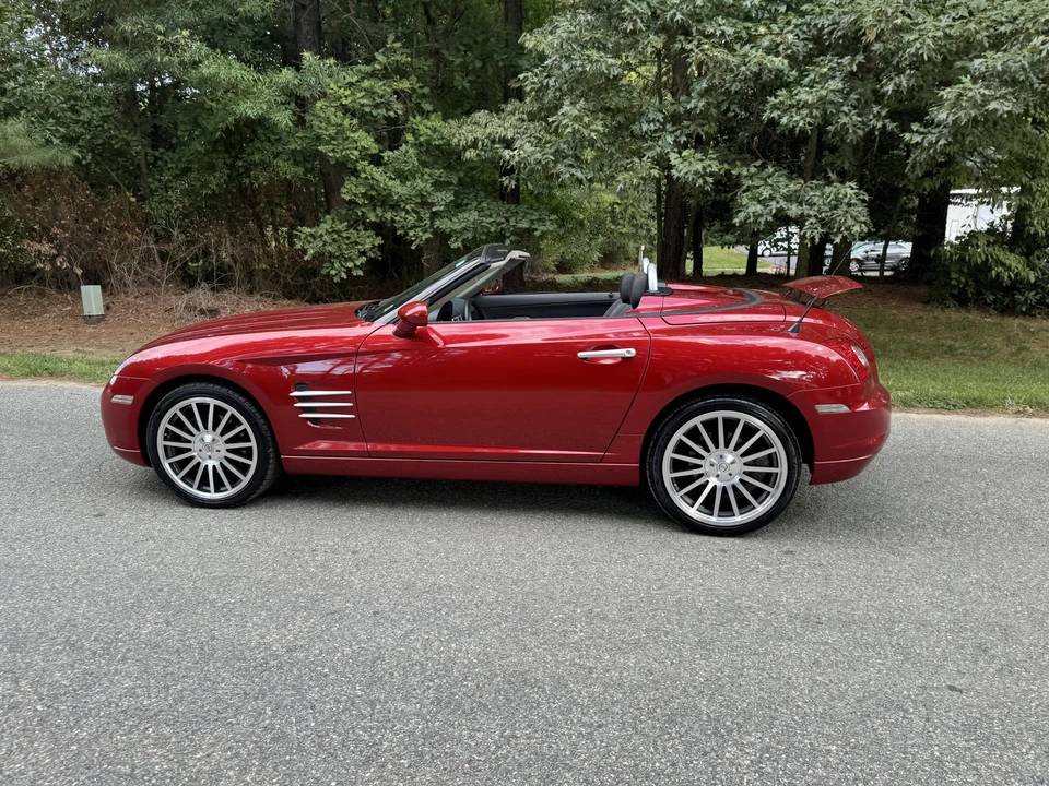 2006 Chrysler Crossfire - Image 26 of 31