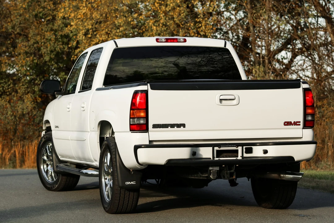 2006 GMC Sierra 2nd Gen - Image 11 of 31