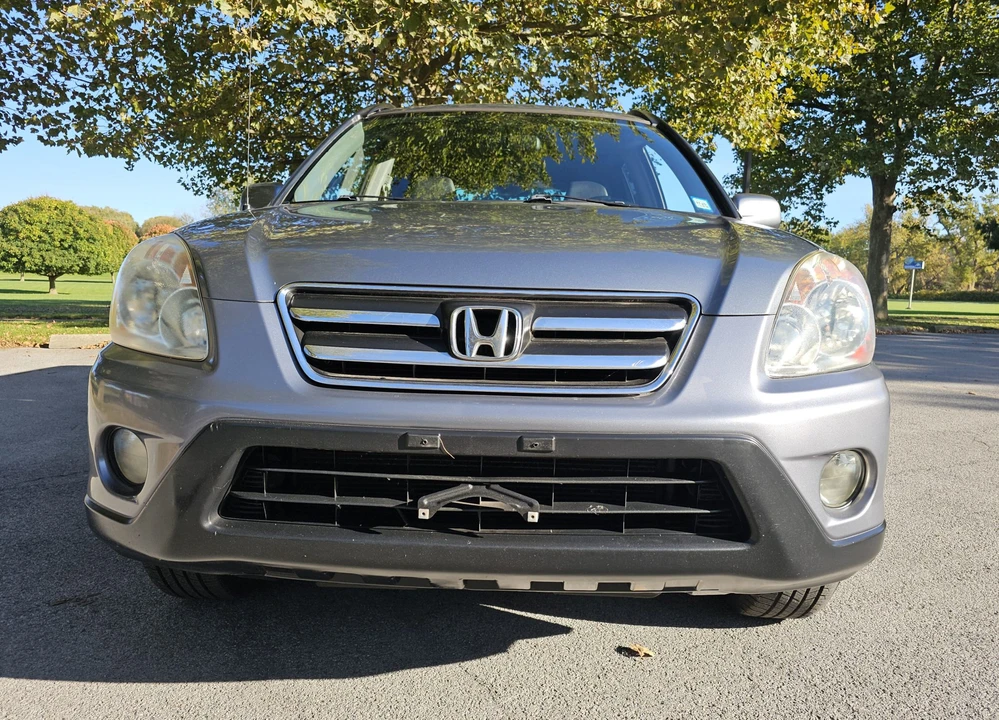 2006 Honda CR-V 2nd Gen - Image 3 of 31