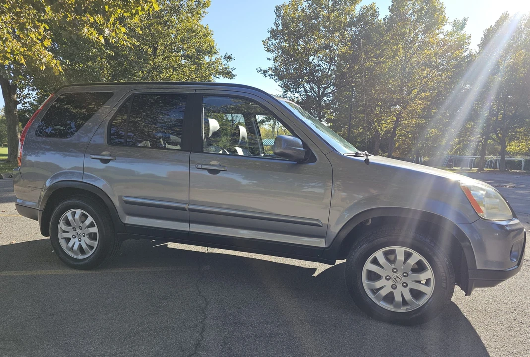 2006 Honda CR-V 2nd Gen - Image 7 of 31