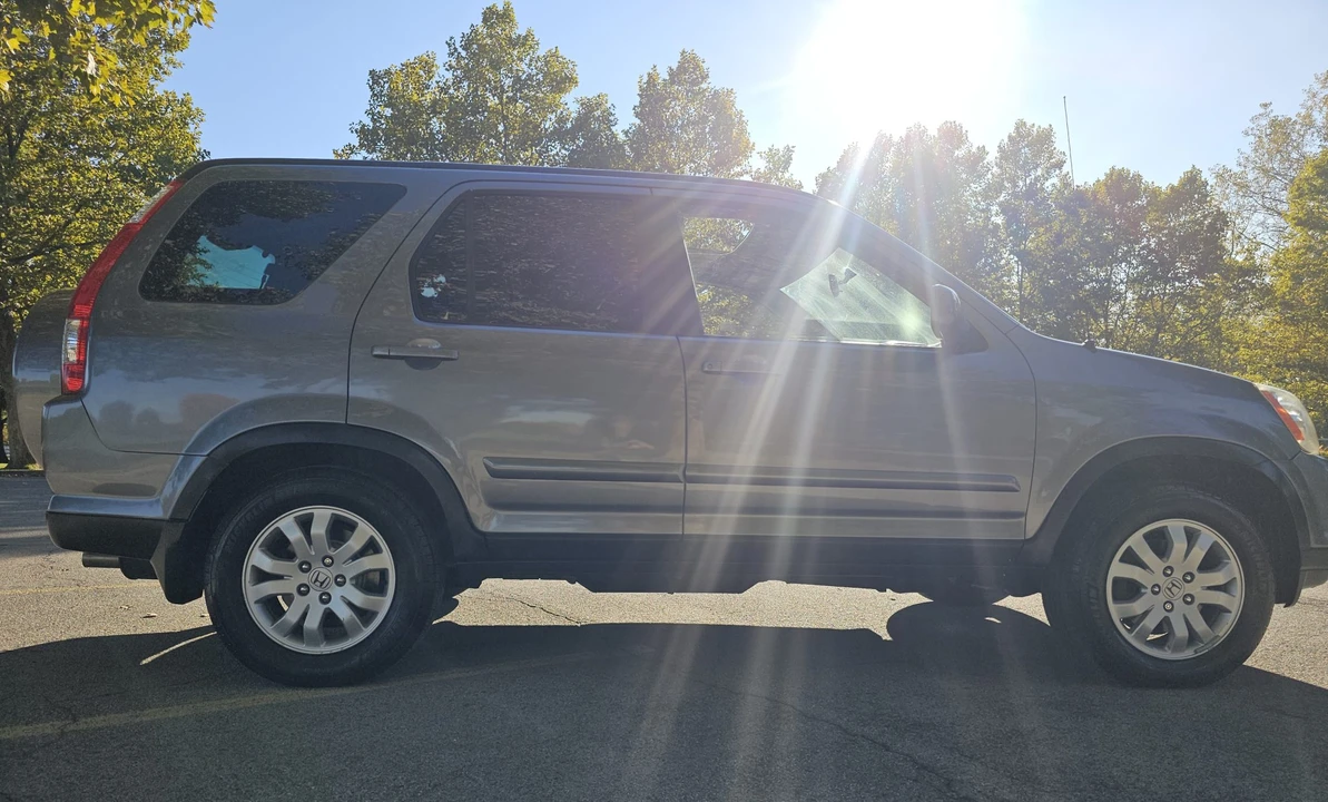 2006 Honda CR-V 2nd Gen - Image 8 of 31
