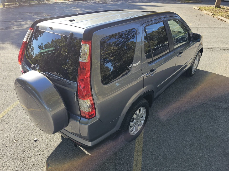 2006 Honda CR-V 2nd Gen - Image 11 of 31