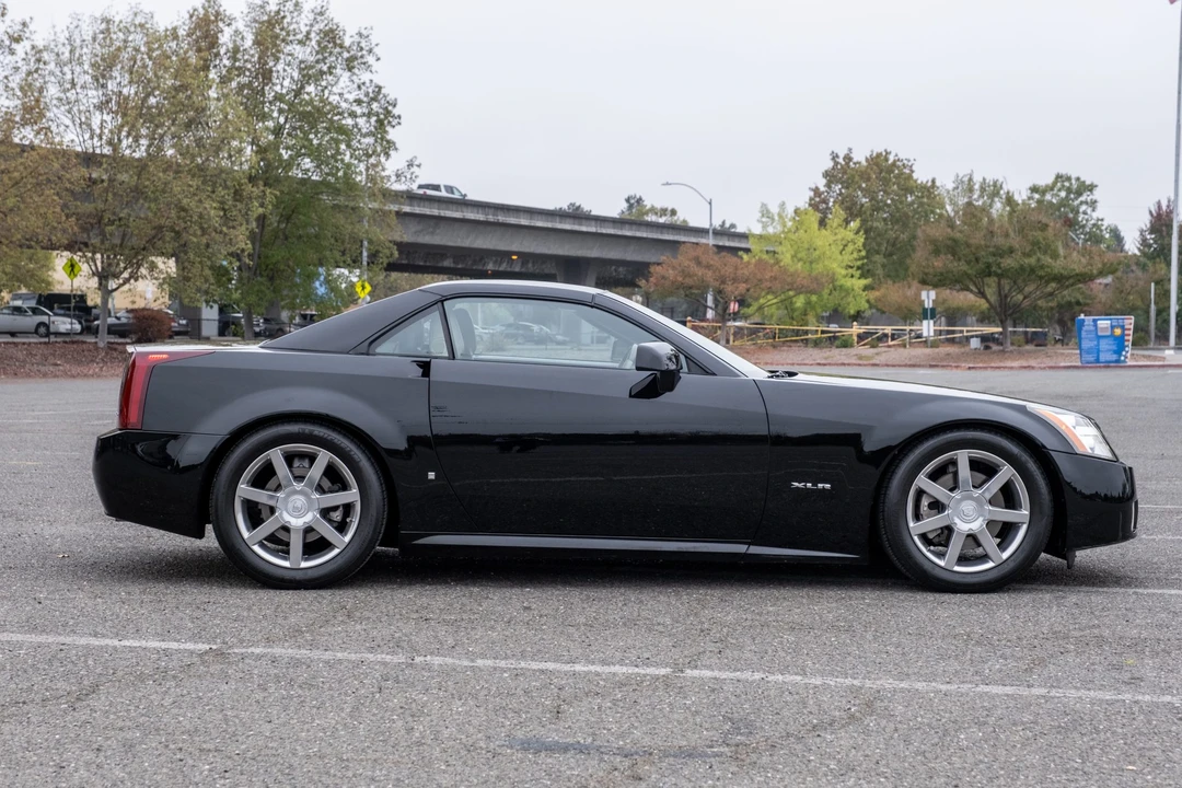 2007 Cadillac XLR - Image 10 of 31