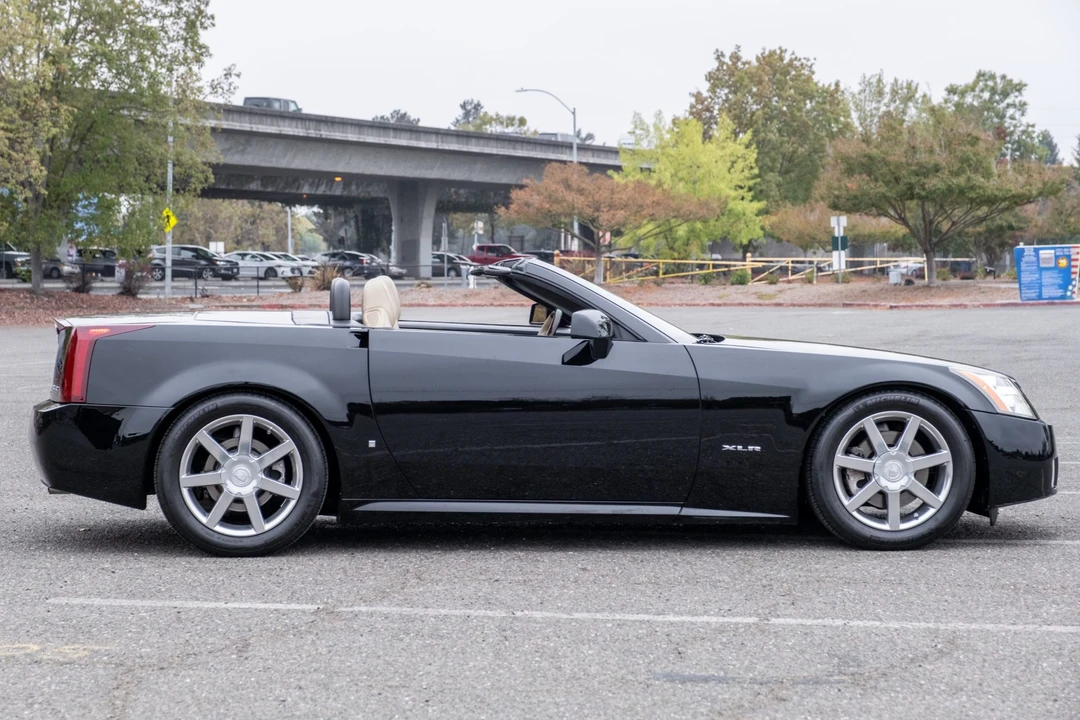 2007 Cadillac XLR - Image 16 of 31
