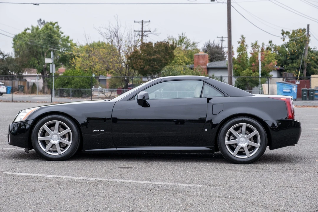 2007 Cadillac XLR - Image 3 of 31