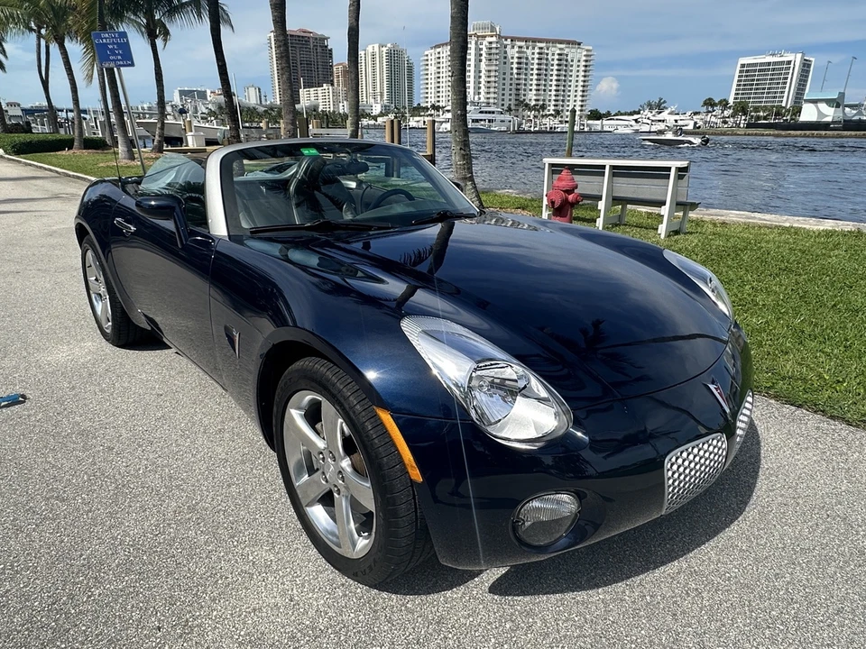 2007 Pontiac Solstice - Image 2 of 31