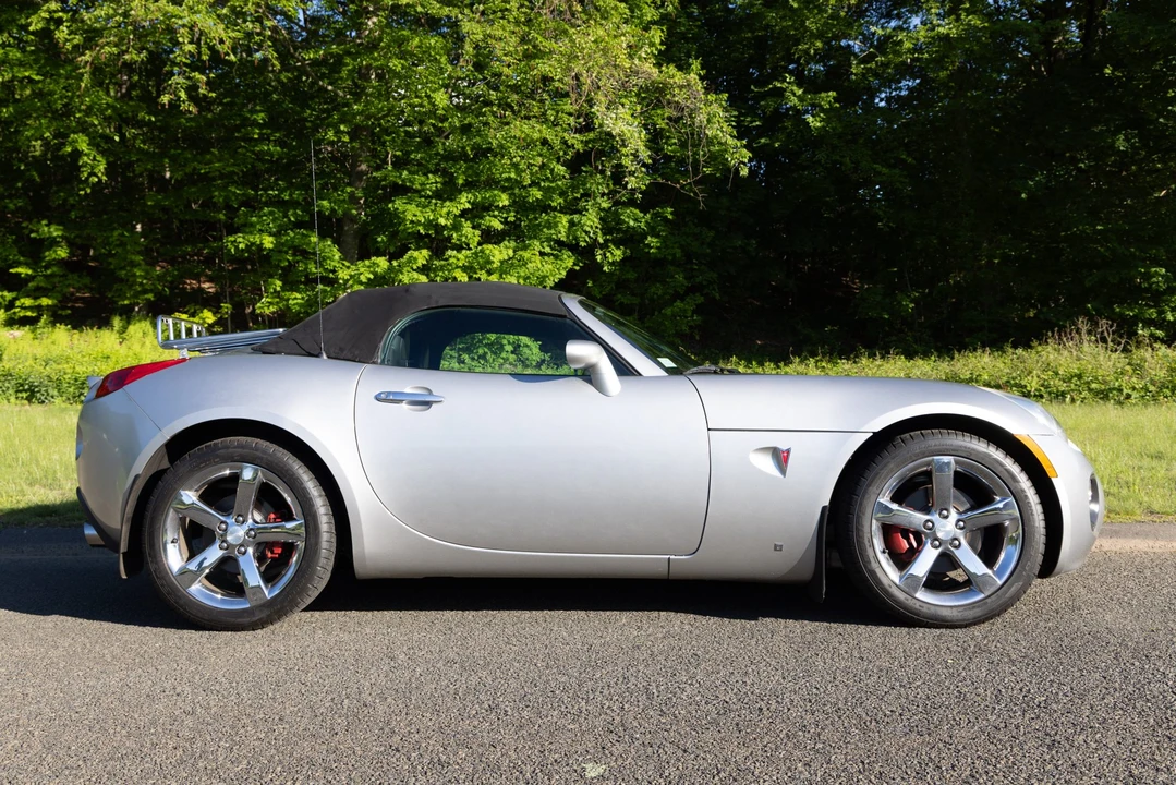 2007 Pontiac Solstice GXP - Image 12 of 31