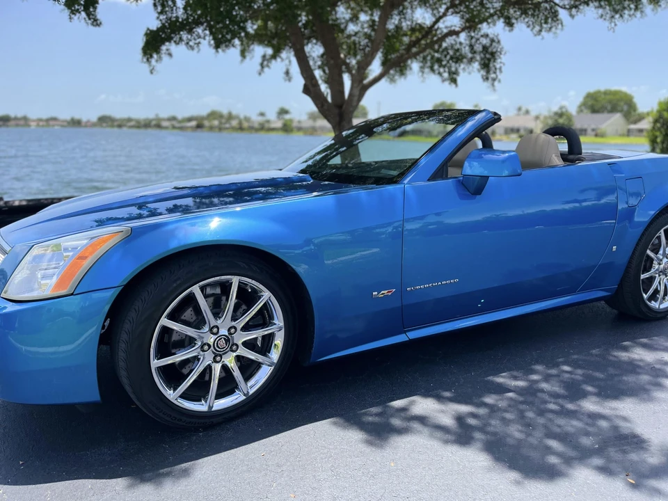2008 Cadillac XLR-V - Image 28 of 31