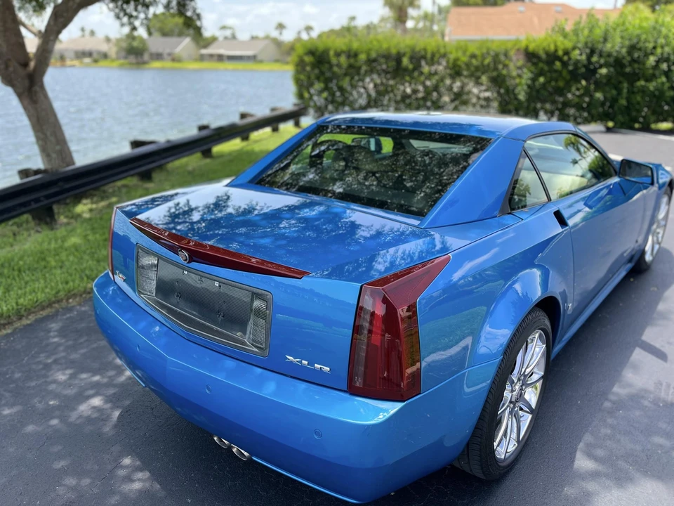 2008 Cadillac XLR-V - Image 10 of 31