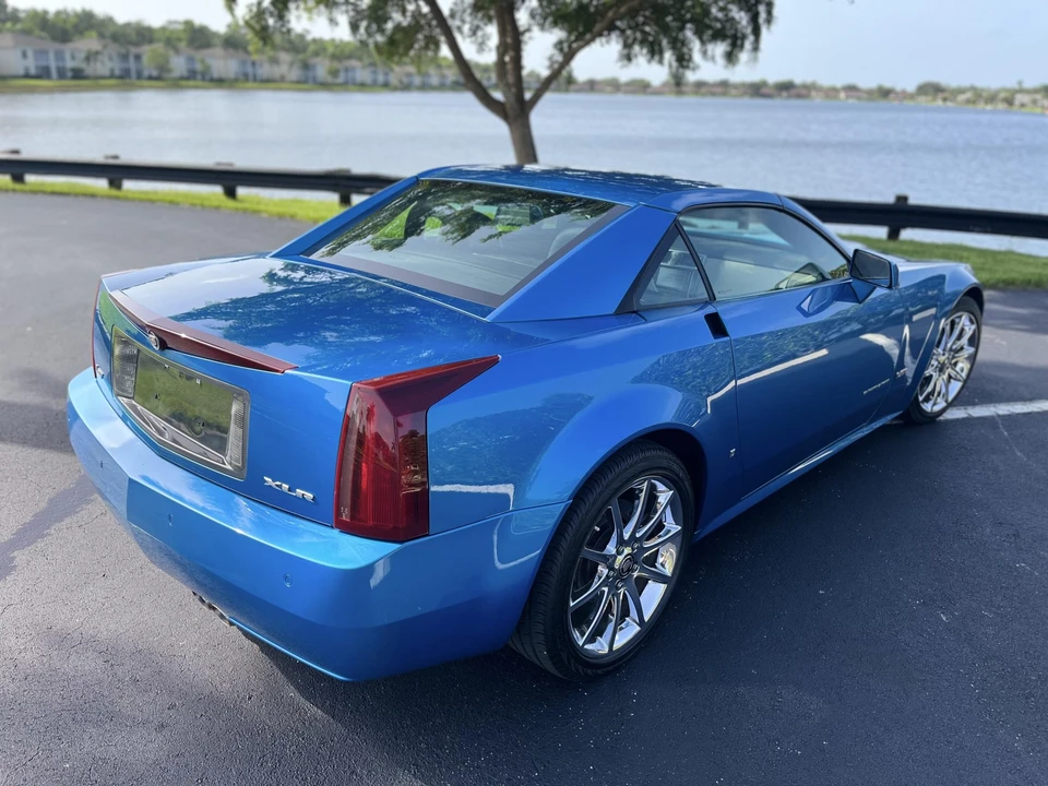 2008 Cadillac XLR-V - Image 7 of 31