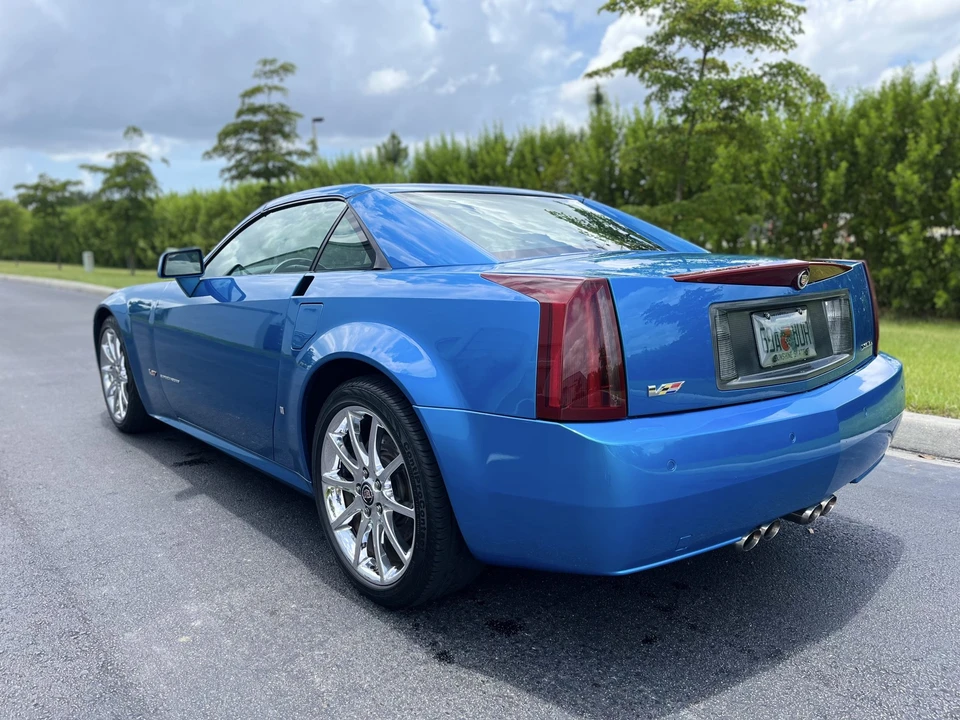 2008 Cadillac XLR-V - Image 5 of 31