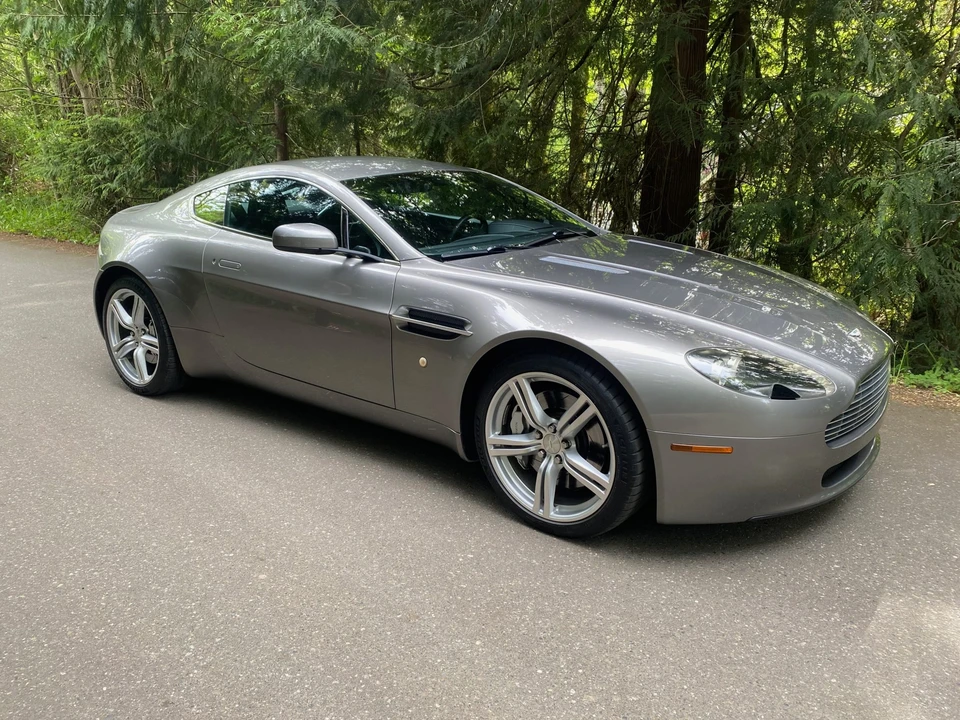 2009 Aston Martin V8 Vantage (2006-2017) - Image 25 of 31