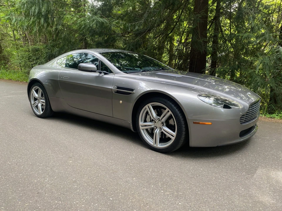 2009 Aston Martin V8 Vantage (2006-2017) - Image 26 of 31