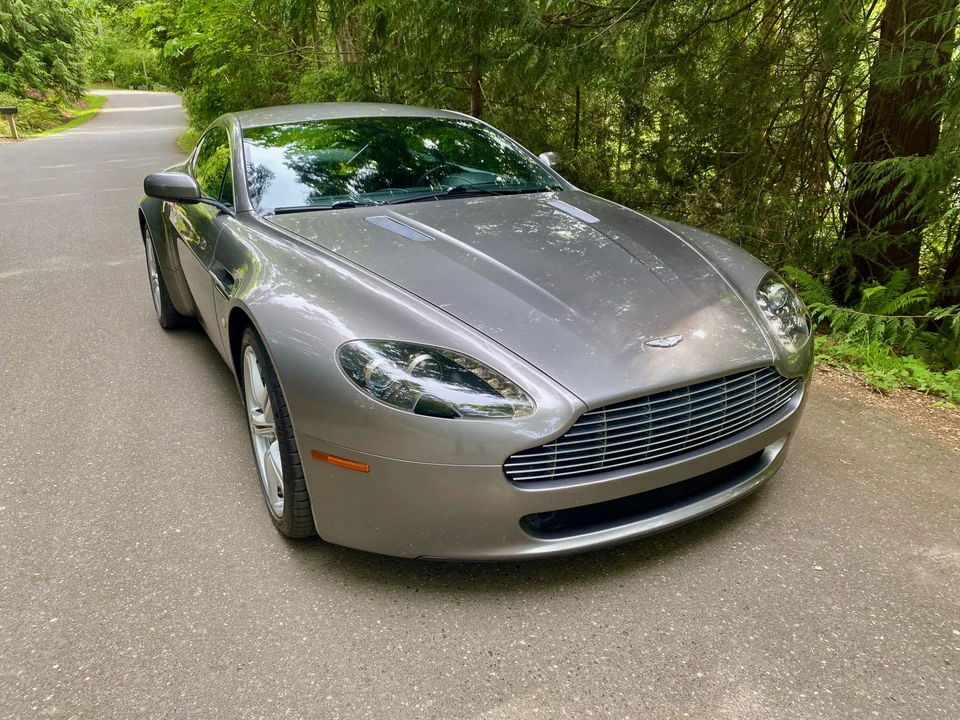2009 Aston Martin V8 Vantage (2006-2017) - Image 28 of 31