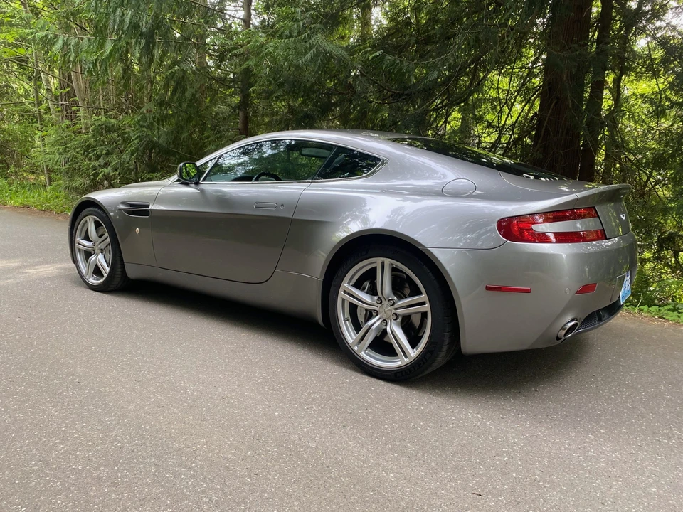 2009 Aston Martin V8 Vantage (2006-2017) - Image 9 of 31
