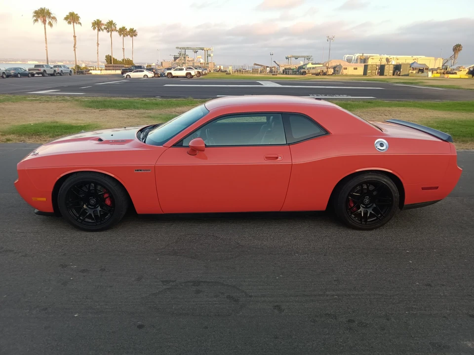 2009 Dodge Challenger SRT8 & 392 3rd Gen - Image 9 of 31