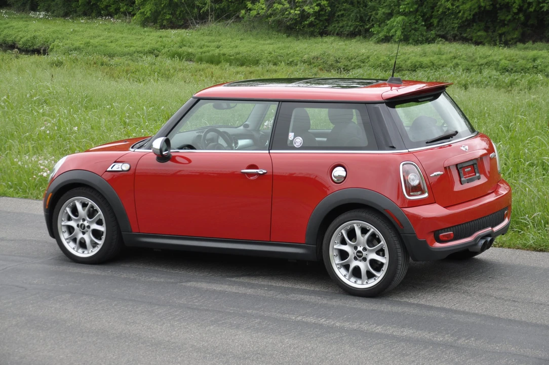 2009 Mini Mini 2nd Gen - Image 14 of 31