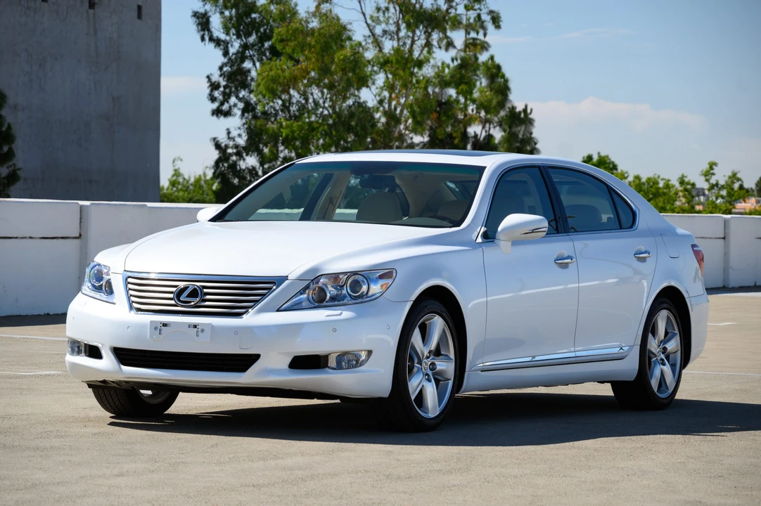 2010 Lexus LS 4th Gen - Image 8 of 31